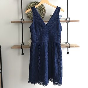 Alya M sized lace dress.